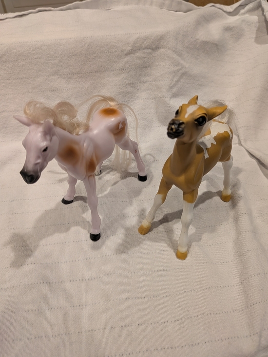 Other - Kids Toy Horse Figurines - White & Tan Set